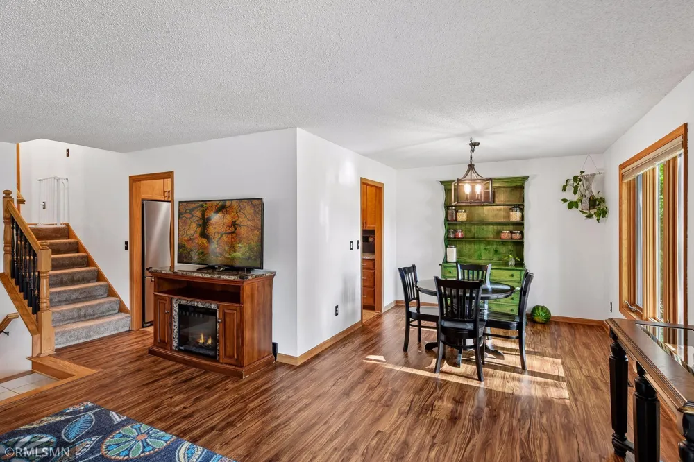 1549 Skyview Drive Chaska, MN 55318