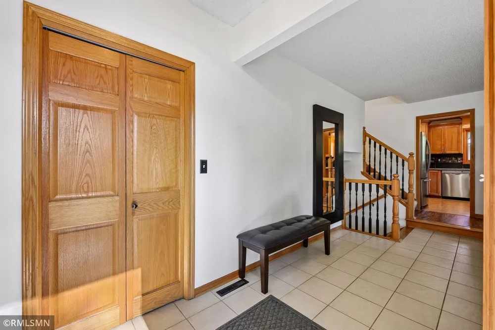 1549 Skyview Drive Chaska, MN 55318