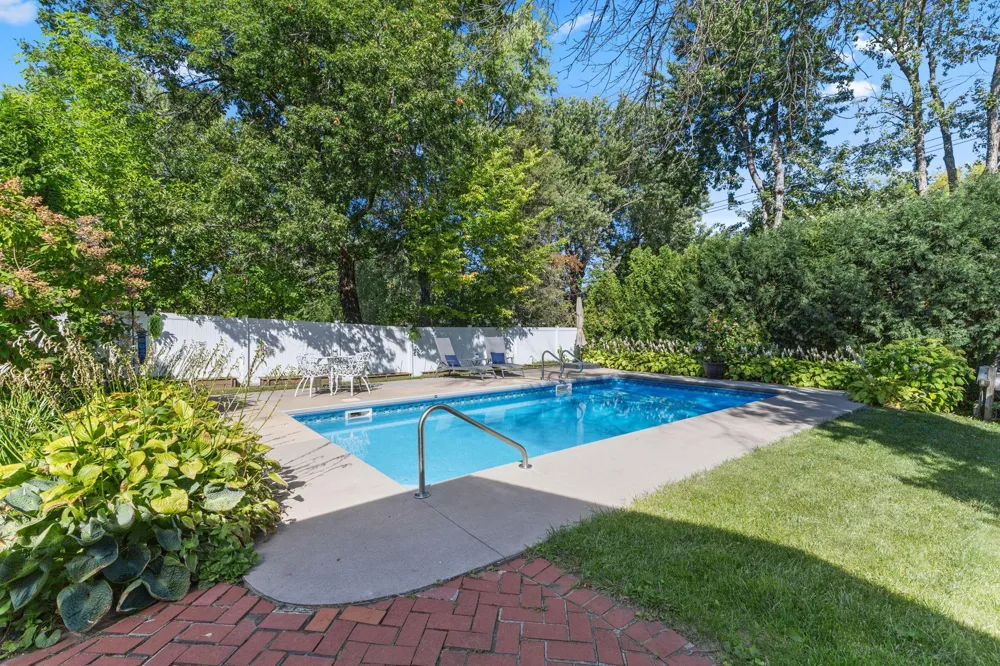 3990 Hazel Street White Bear Lake, MN 55110