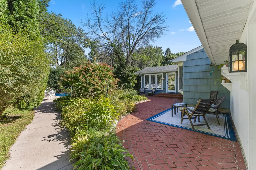 3990 Hazel Street White Bear Lake, MN 55110