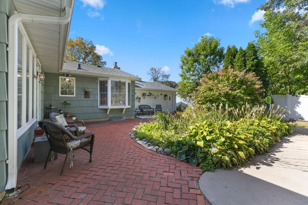 3990 Hazel Street White Bear Lake, MN 55110