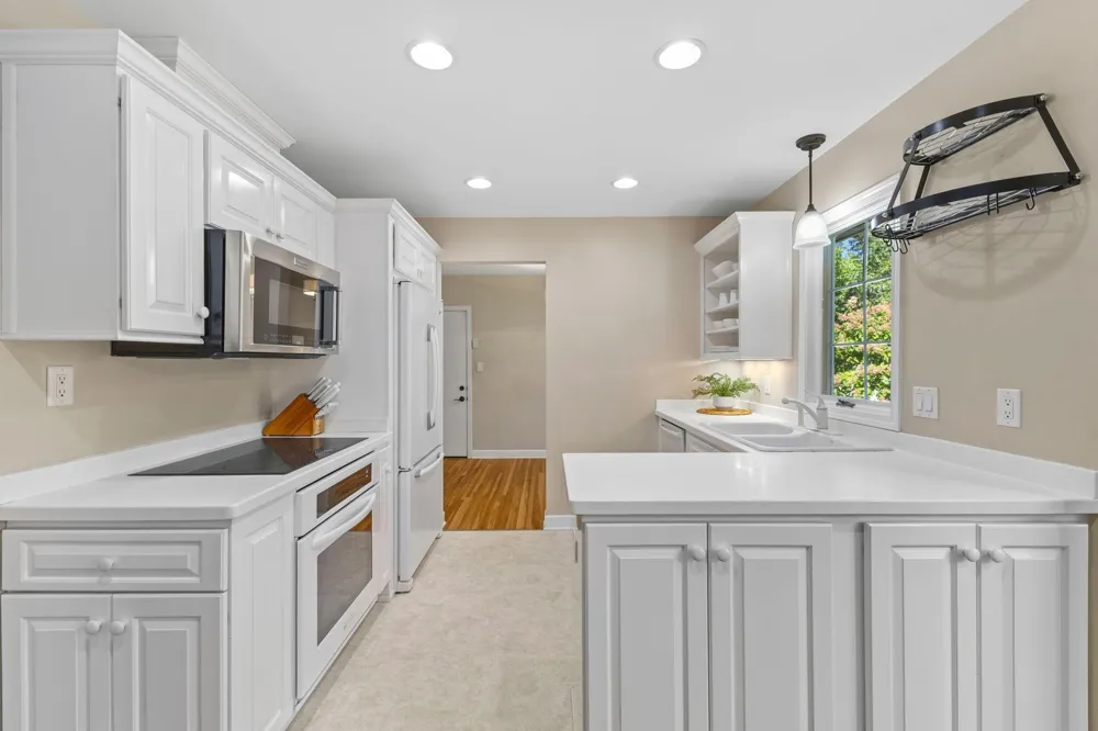 3990 Hazel Street White Bear Lake, MN 55110