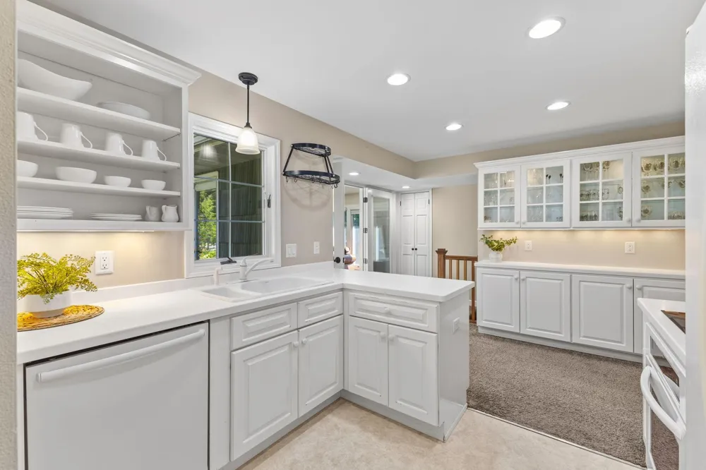 3990 Hazel Street White Bear Lake, MN 55110
