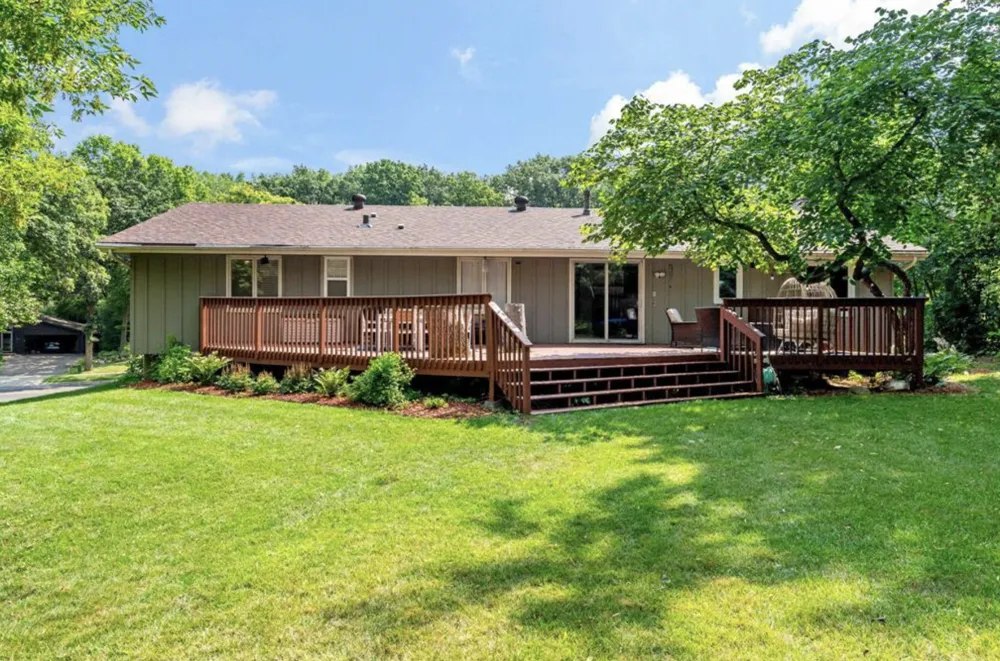 12708 Parkwood Drive Burnsville, MN 55337