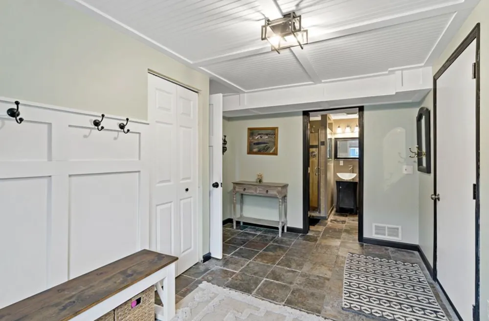 12708 Parkwood Drive Burnsville, MN 55337
