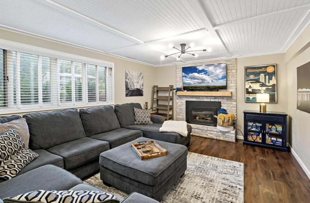 12708 Parkwood Drive Burnsville, MN 55337