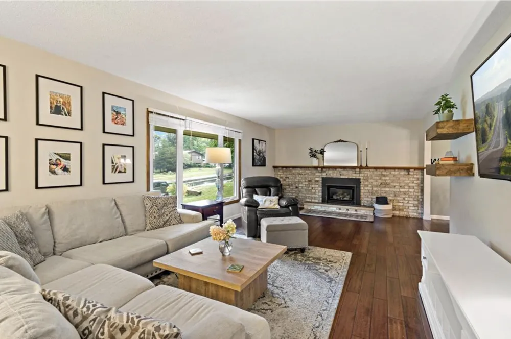 12708 Parkwood Drive Burnsville, MN 55337