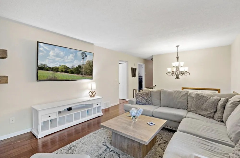12708 Parkwood Drive Burnsville, MN 55337