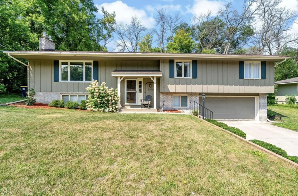 12708 Parkwood Drive Burnsville, MN 55337