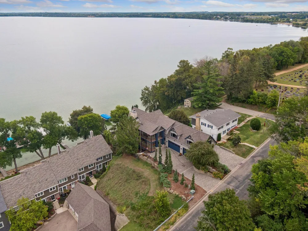 432 E Lake Street Waconia, MN 55387
