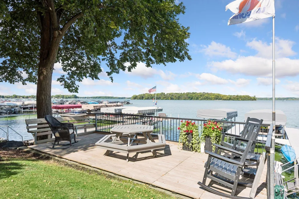 432 E Lake Street Waconia, MN 55387