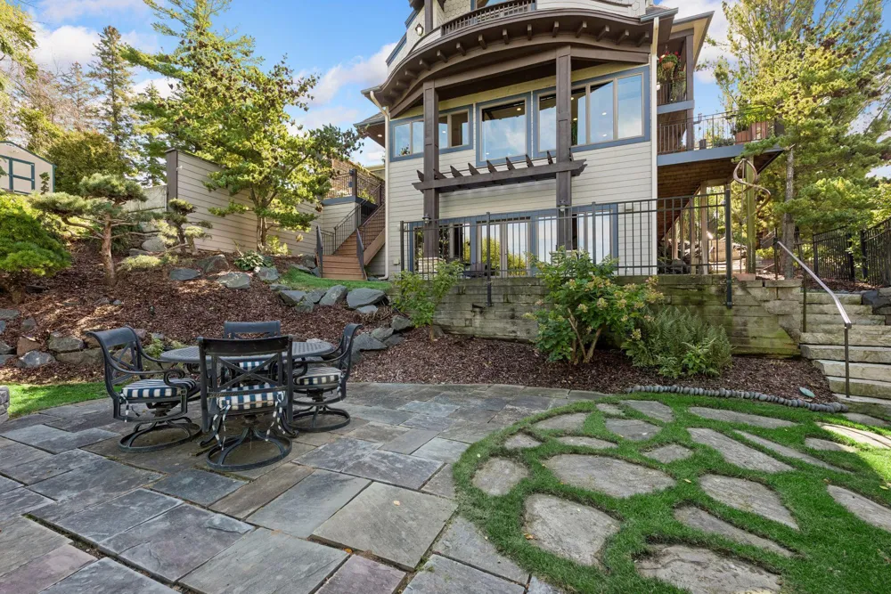 432 E Lake Street Waconia, MN 55387