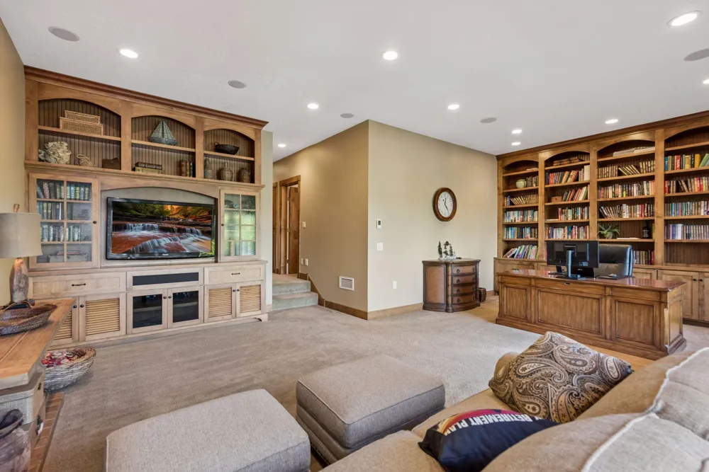 432 E Lake Street Waconia, MN 55387