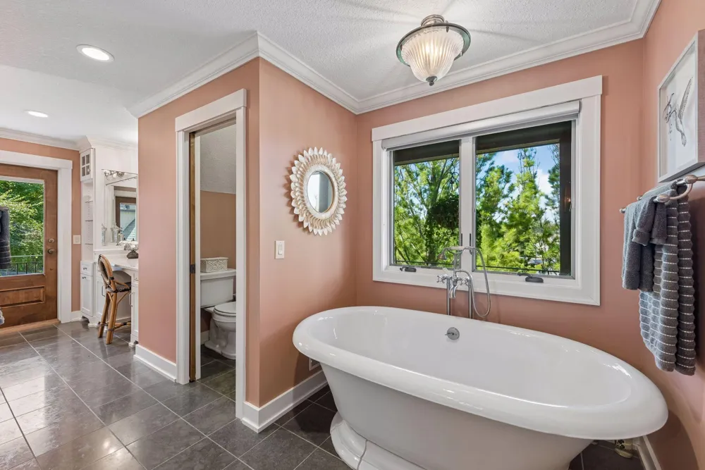 432 E Lake Street Waconia, MN 55387