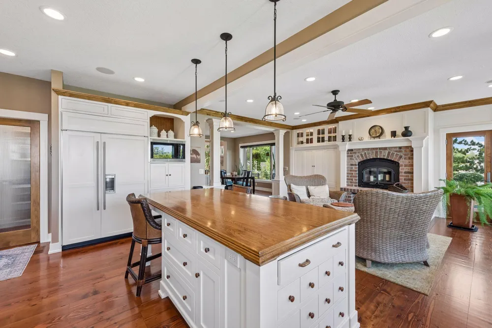 432 E Lake Street Waconia, MN 55387