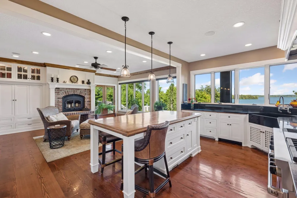 432 E Lake Street Waconia, MN 55387