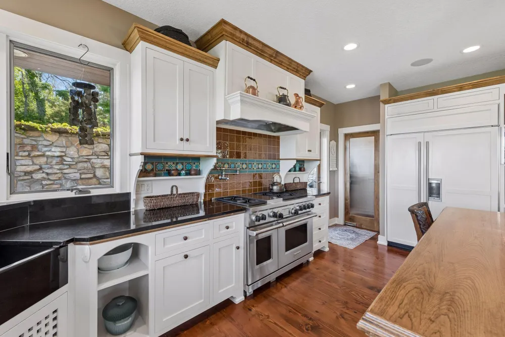 432 E Lake Street Waconia, MN 55387
