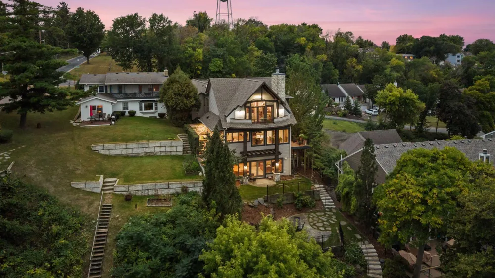 432 E Lake Street Waconia, MN 55387