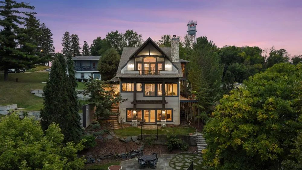 432 E Lake Street Waconia, MN 55387