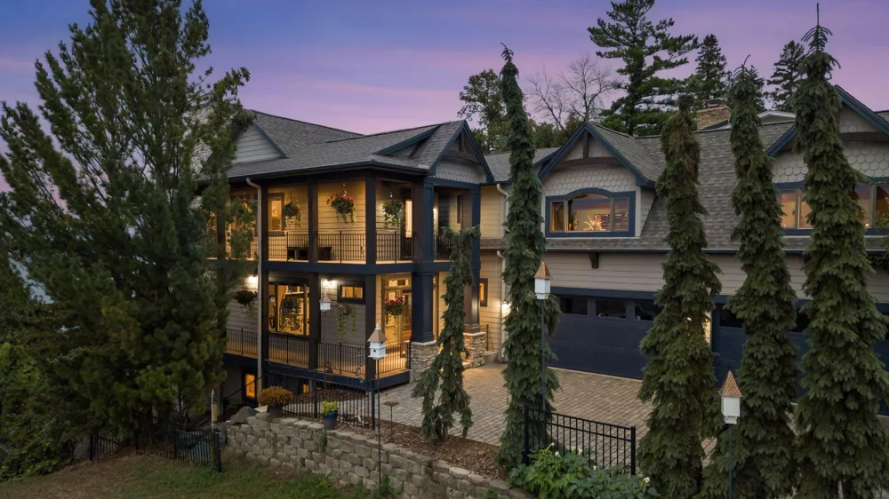 432 E Lake Street Waconia, MN 55387