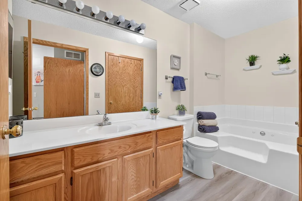 4139 Ruby Lane #74 Eagan, MN 55122