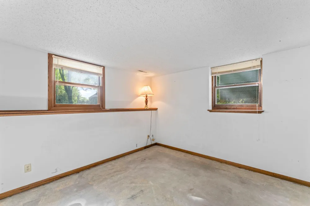 324 11th Avenue SW Cambridge, MN 55008