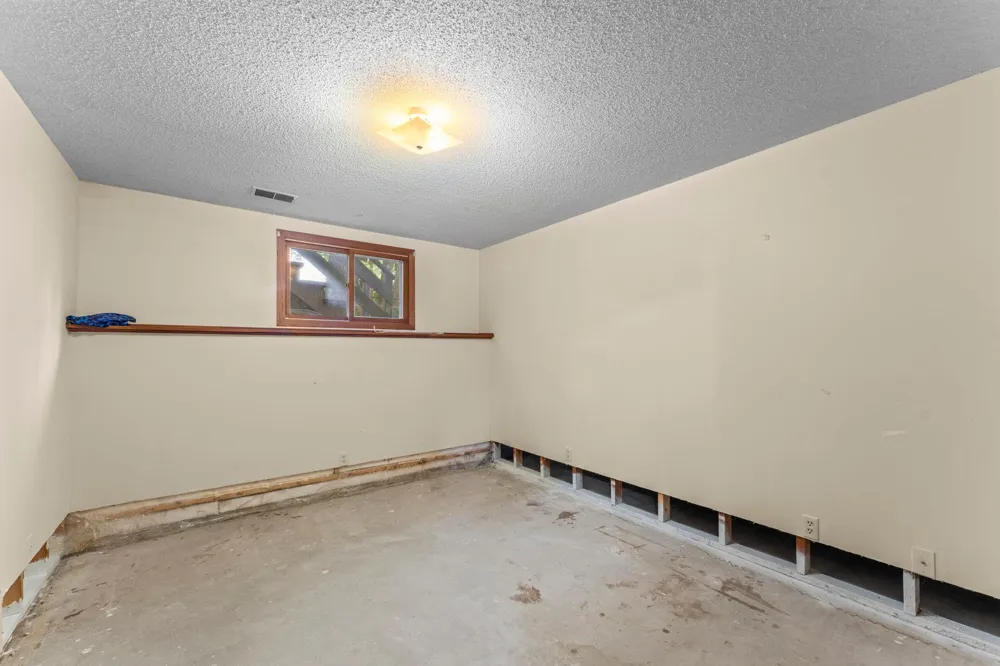 324 11th Avenue SW Cambridge, MN 55008