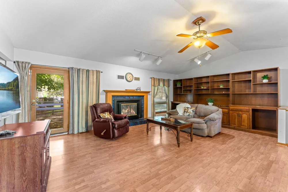 324 11th Avenue SW Cambridge, MN 55008