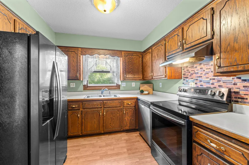 324 11th Avenue SW Cambridge, MN 55008
