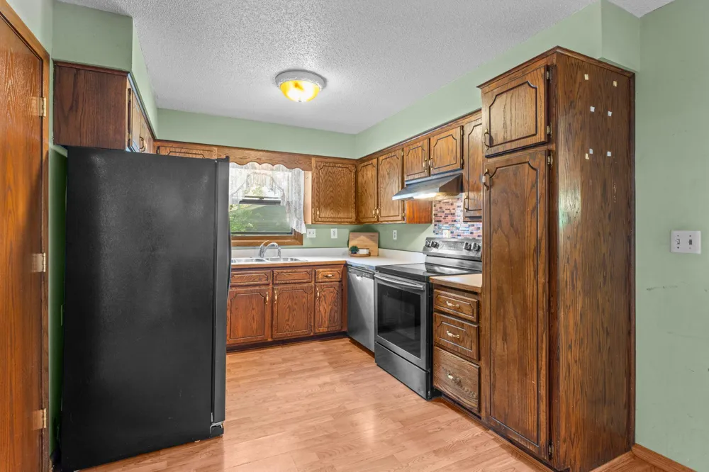 324 11th Avenue SW Cambridge, MN 55008