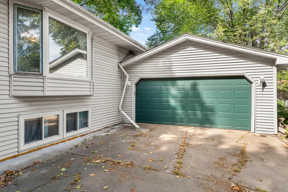 324 11th Avenue SW Cambridge, MN 55008