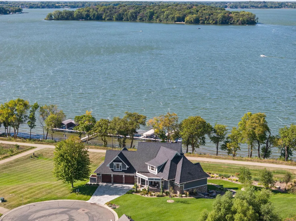 854 Beach Road Waconia, MN 55387