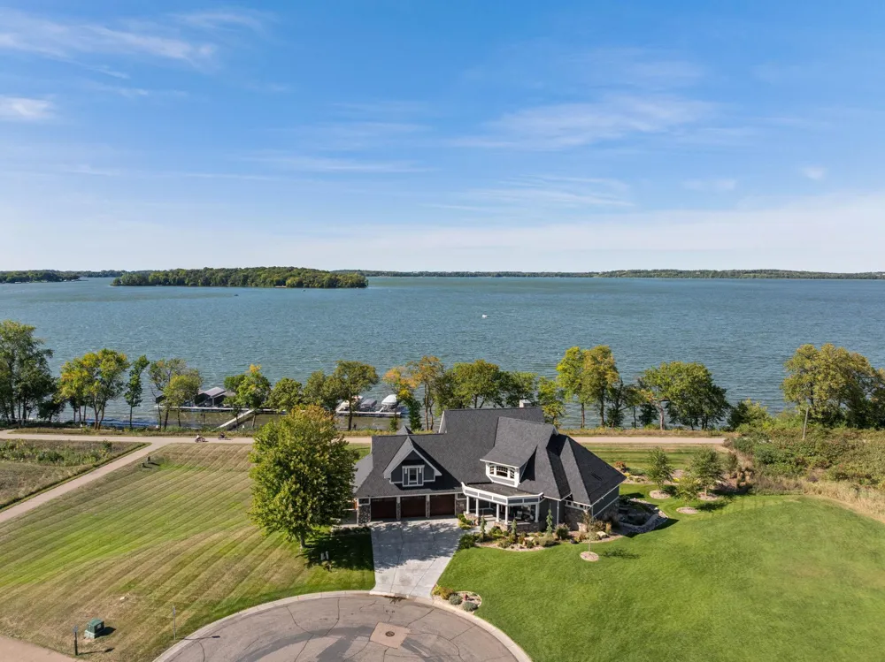 854 Beach Road Waconia, MN 55387