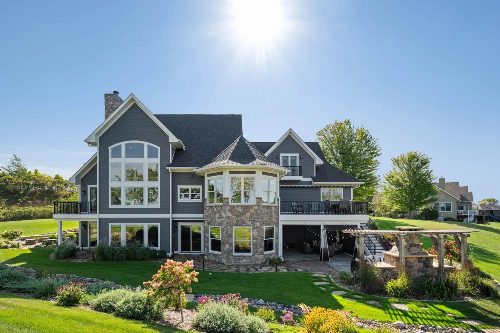 854 Beach Road Waconia, MN 55387