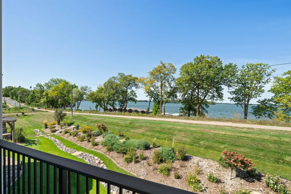 854 Beach Road Waconia, MN 55387