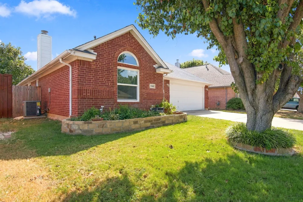 9108 Saranac Trail Fort Worth, TX 76118