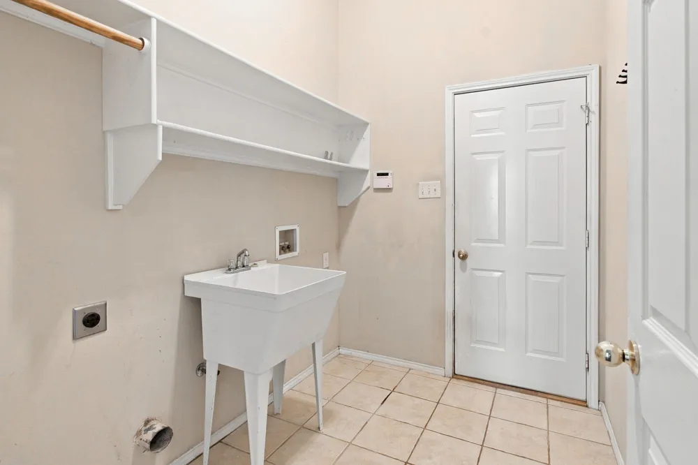 9108 Saranac Trail Fort Worth, TX 76118