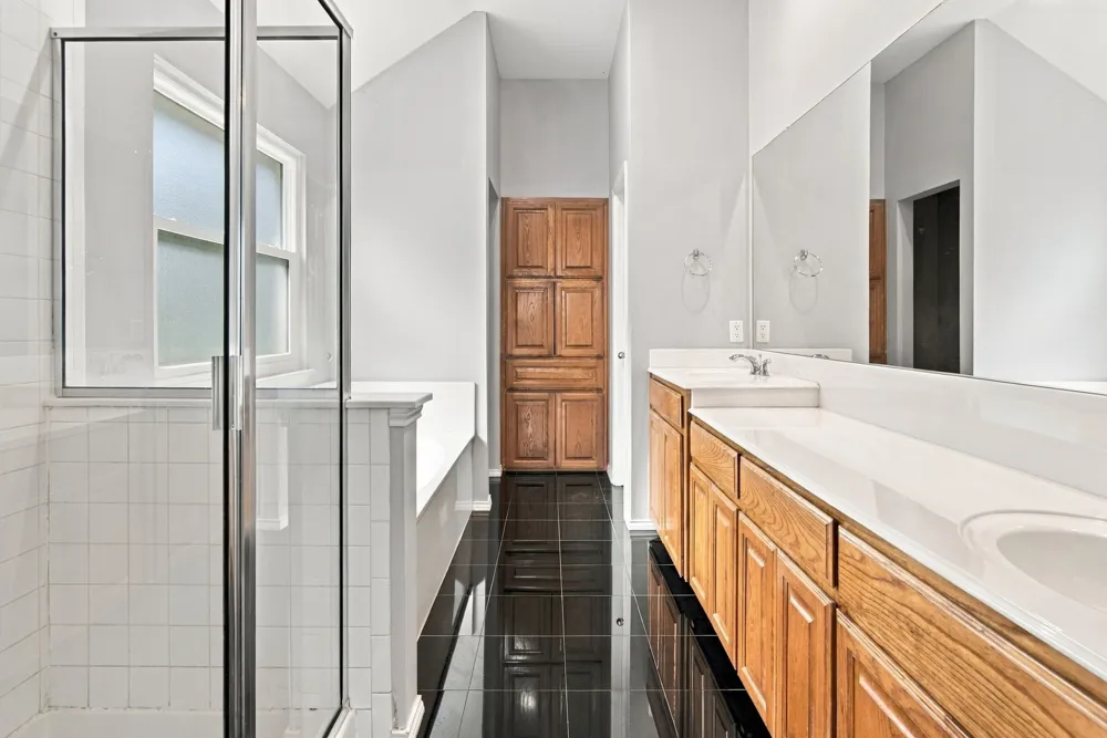 9108 Saranac Trail Fort Worth, TX 76118