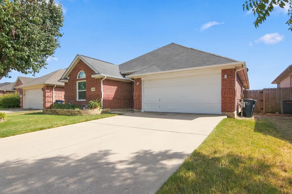 9108 Saranac Trail Fort Worth, TX 76118