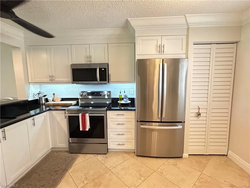 6780 Dennis Circle #M103 Naples, FL 34104