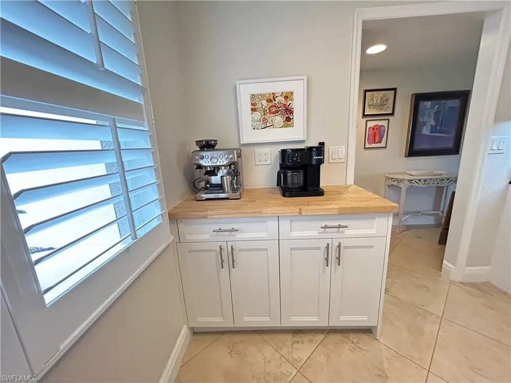 6780 Dennis Circle #M103 Naples, FL 34104