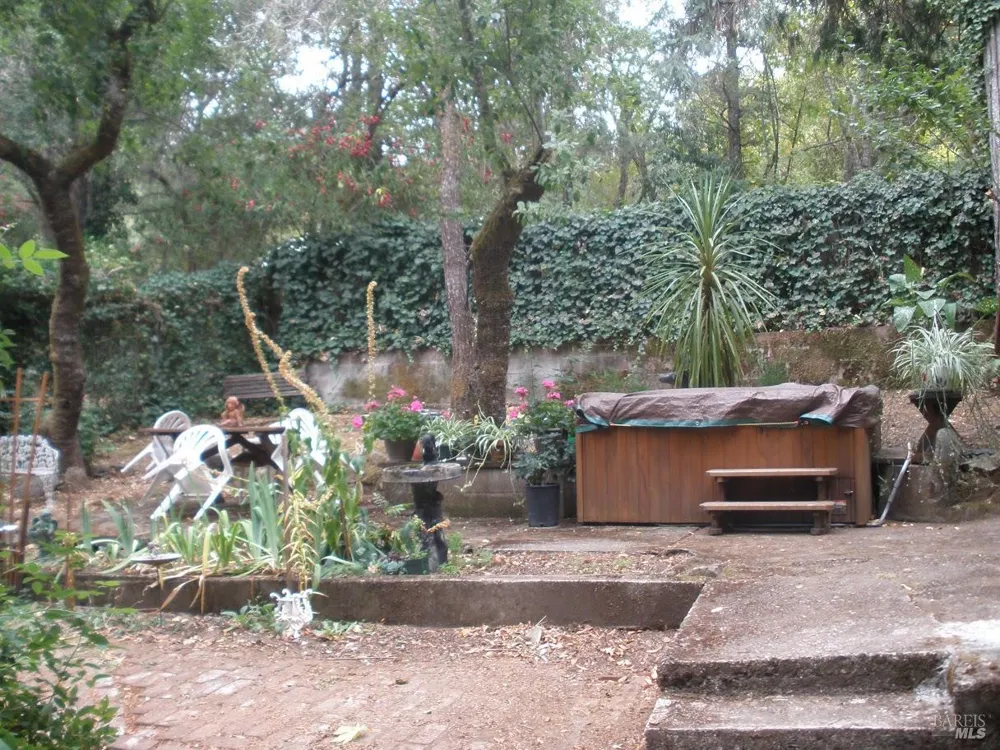 3323 Mill Creek Road Healdsburg, CA 95448