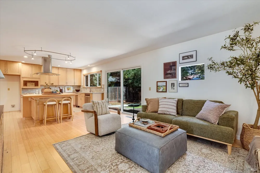 2140 Alejandro Drive Santa Rosa, CA 95405