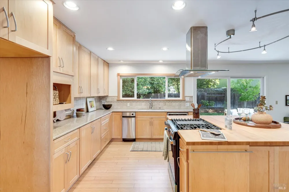 2140 Alejandro Drive Santa Rosa, CA 95405