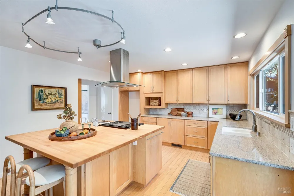2140 Alejandro Drive Santa Rosa, CA 95405