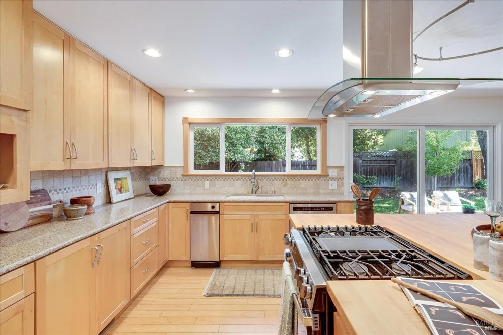 2140 Alejandro Drive Santa Rosa, CA 95405