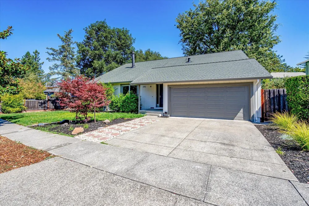 2140 Alejandro Drive Santa Rosa, CA 95405