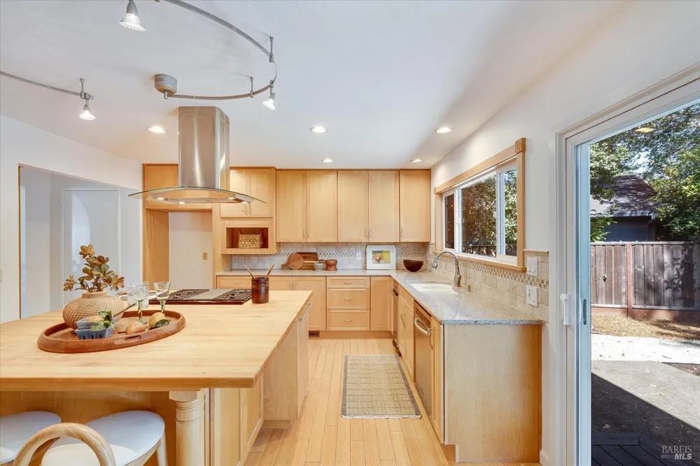 2140 Alejandro Drive Santa Rosa, CA 95405