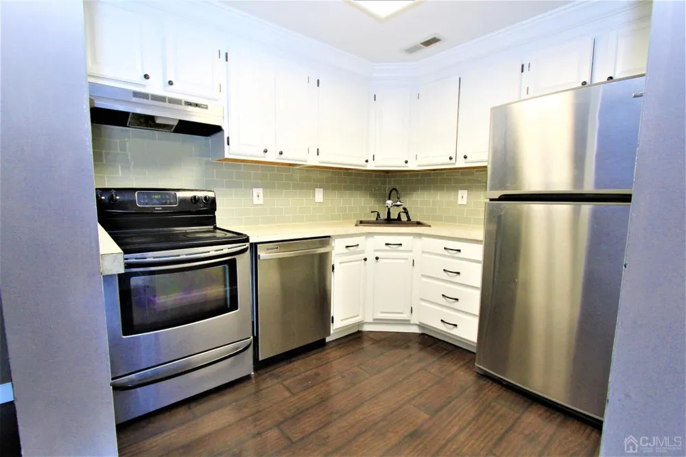 604 Ravens Crest Drive Plainsboro, NJ 08536