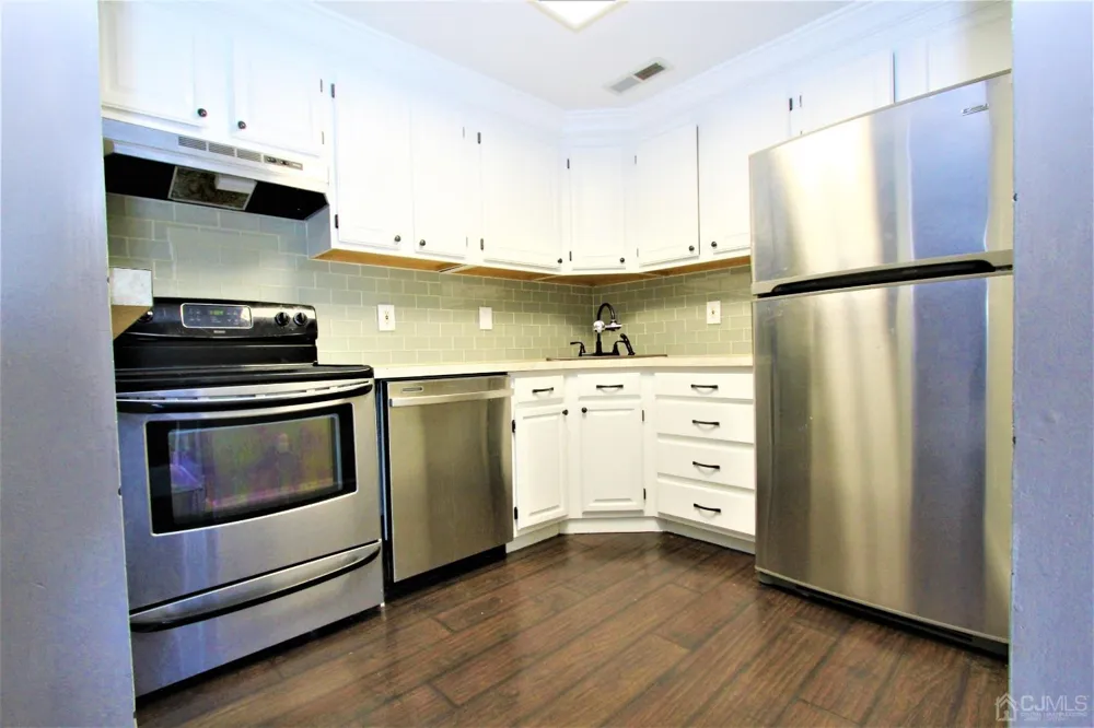 604 Ravens Crest Drive Plainsboro, NJ 08536
